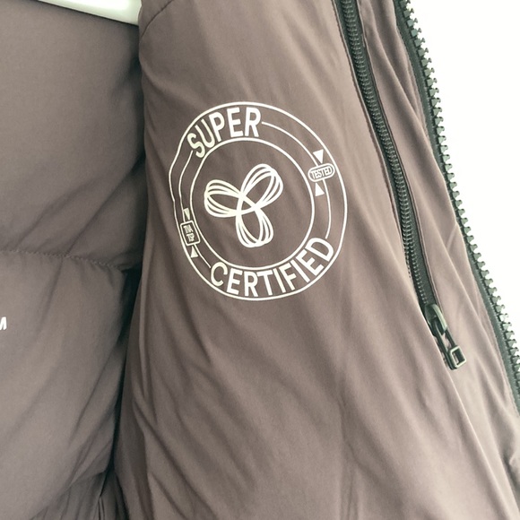 Aritzia Super Puff - Picture 7 of 12